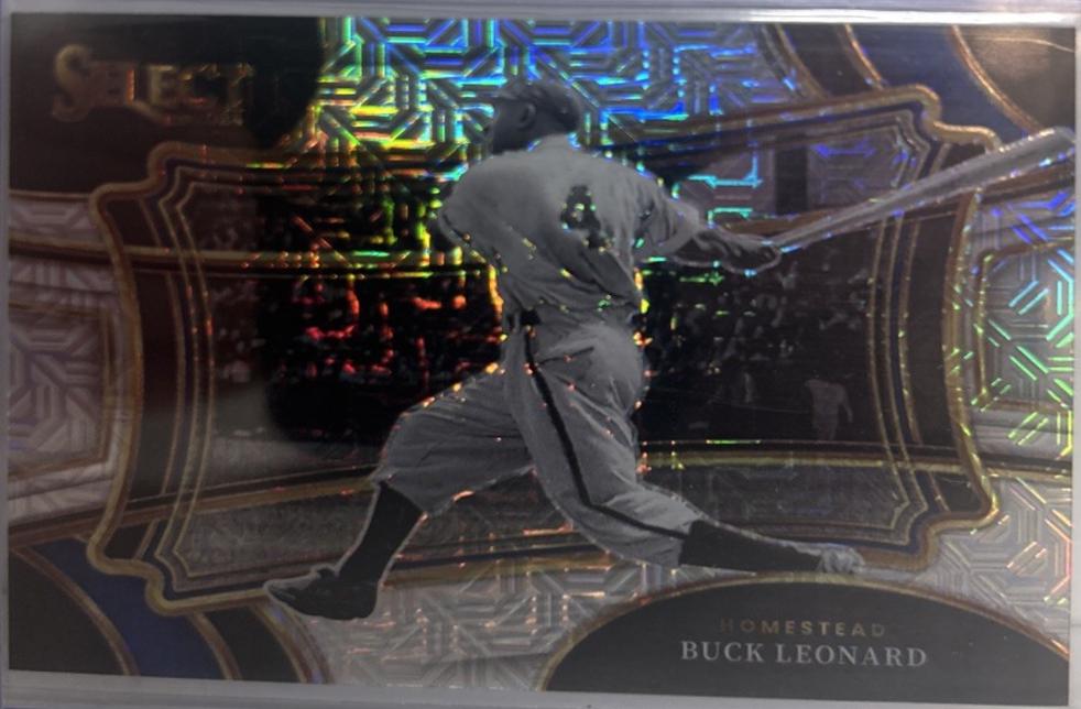 Buck Leonard [Mojo Prizm FOTL] #57