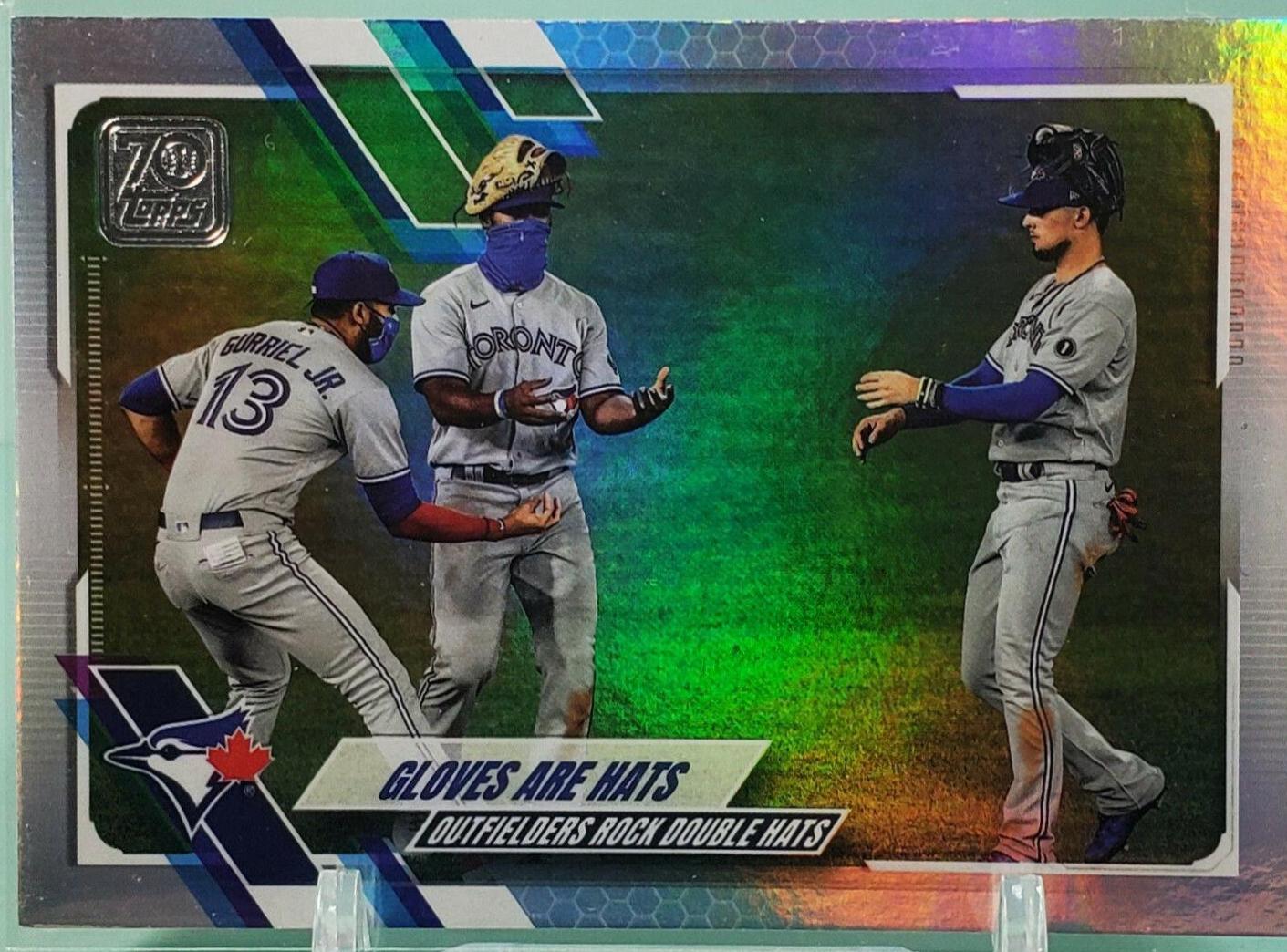 Gloves are Hats [Rainbow Foil] #539