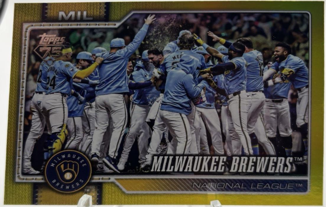 Milwaukee Brewers [Yellow Rainbow] #107