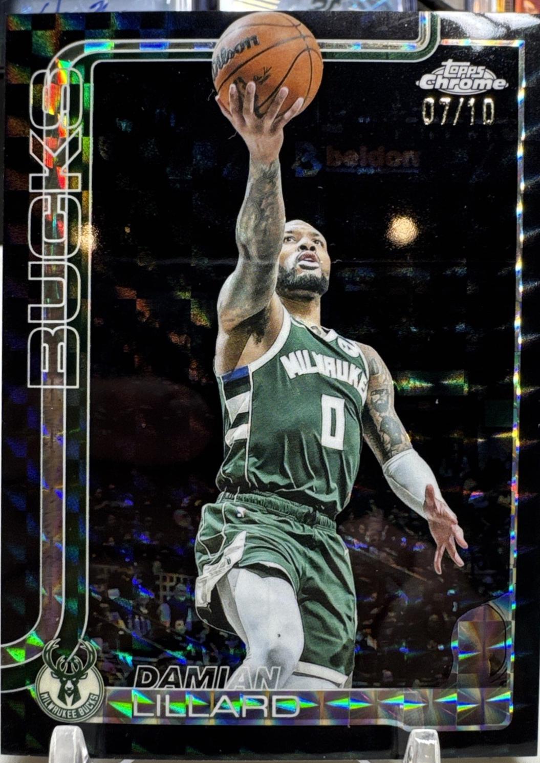 Damian Lillard [Black Basketball Refractor] #153