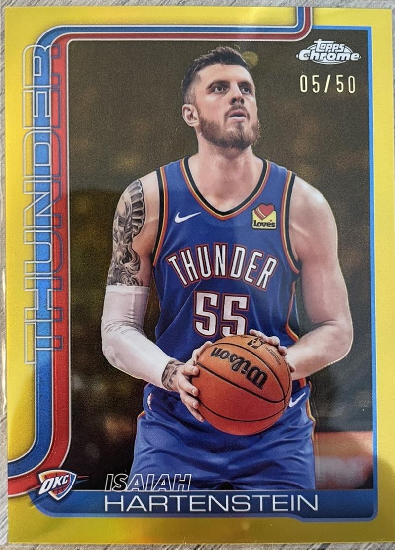 Isaiah Hartenstein [Gold Refractor] #181