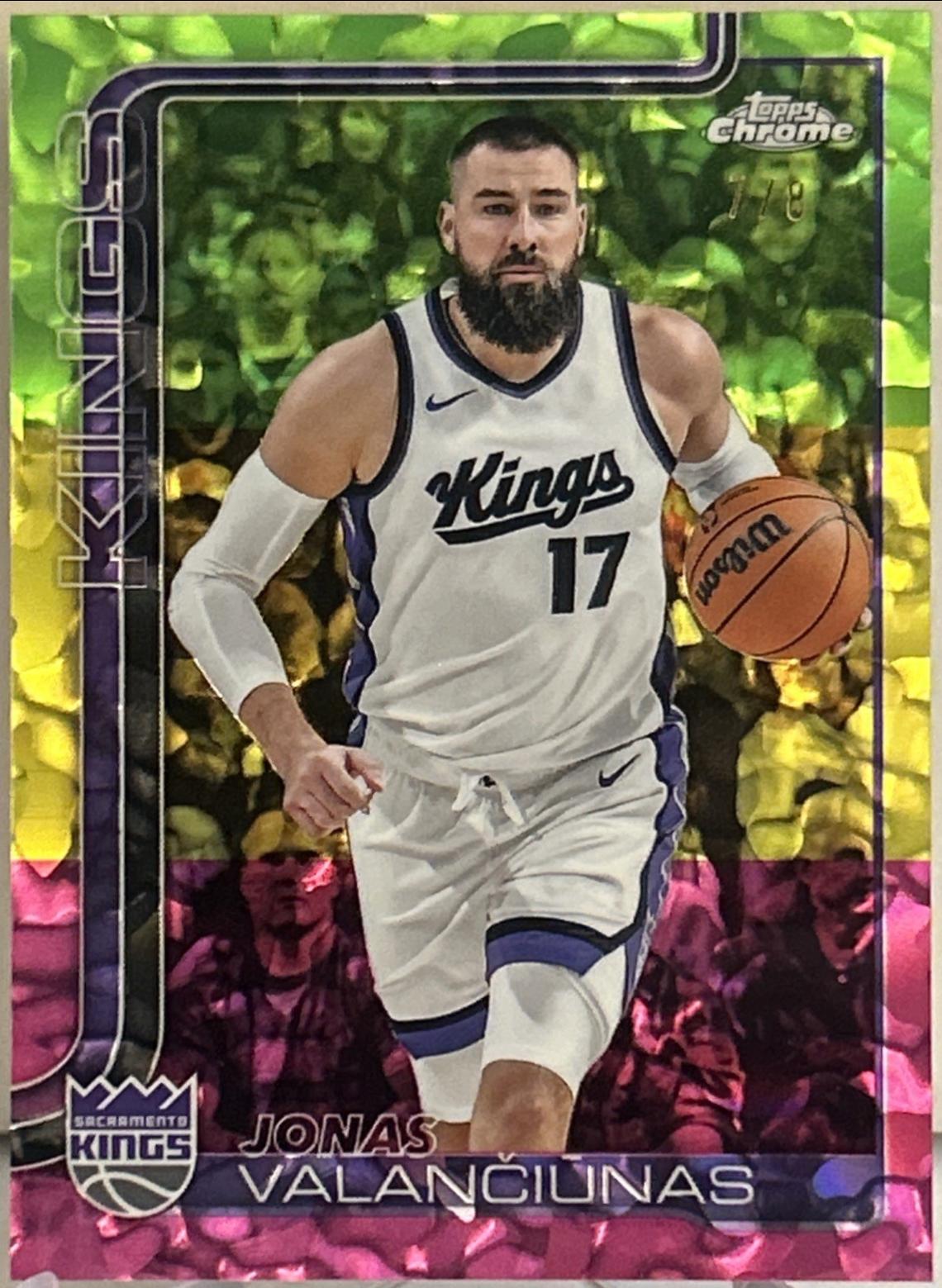 Jonas Valanciūnas [Tri-Color Refractor] #206