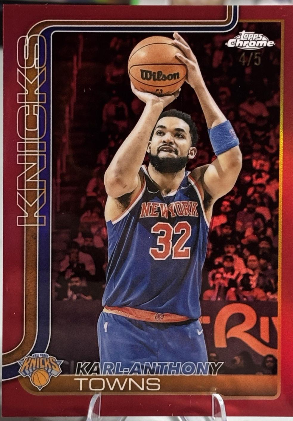 Karl-Anthony Towns [Red Basketball Refractor] #179