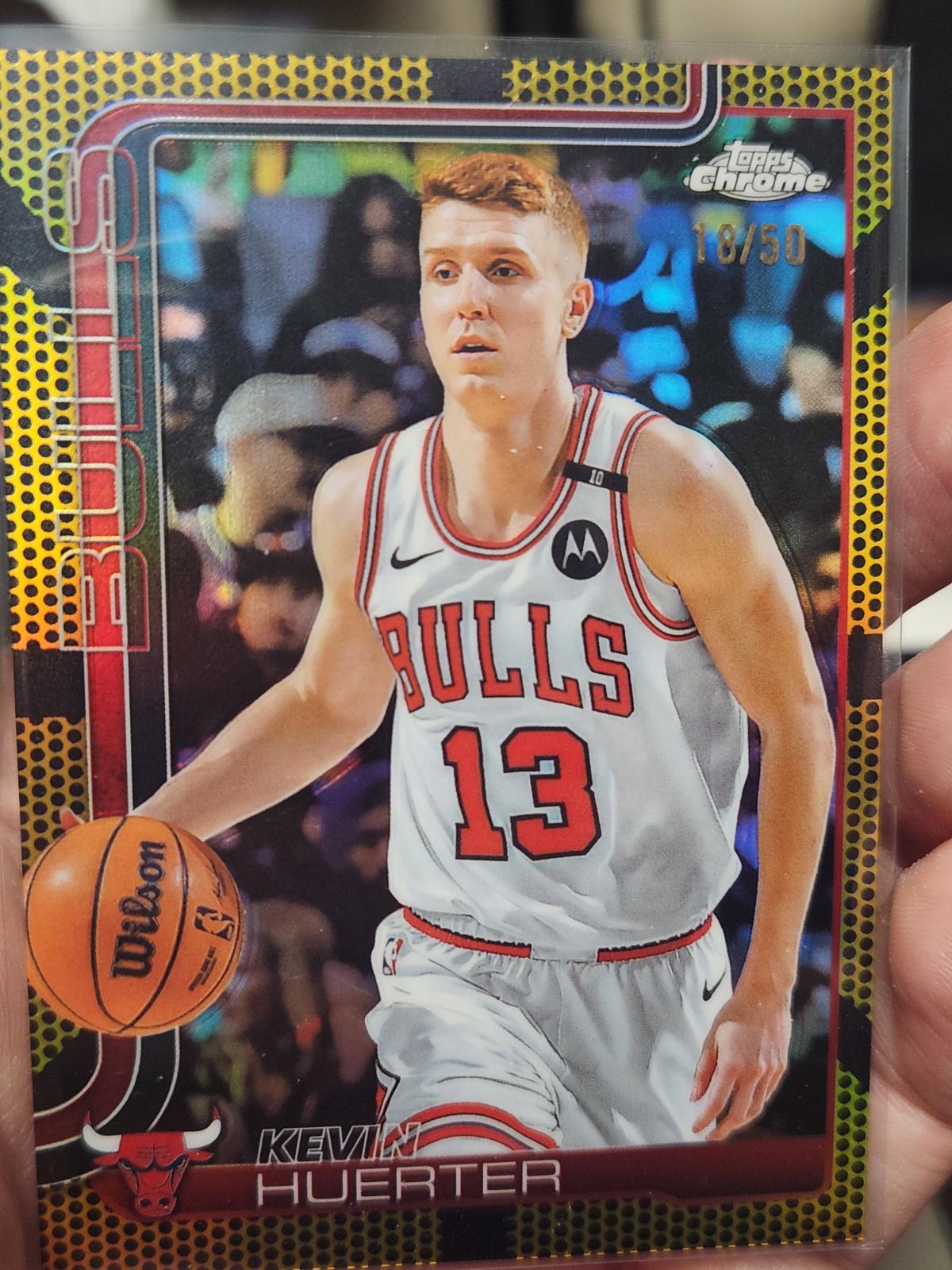 Kevin Huerter [Gold Basketball Refractor] #43