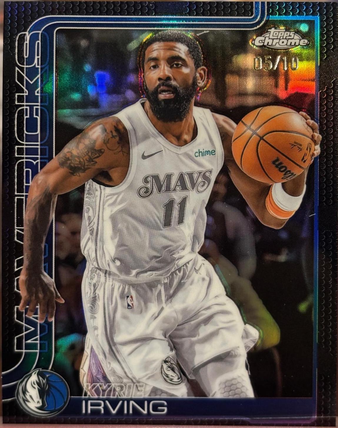 Kyrie Irving [Black Basketball Refractor] #40