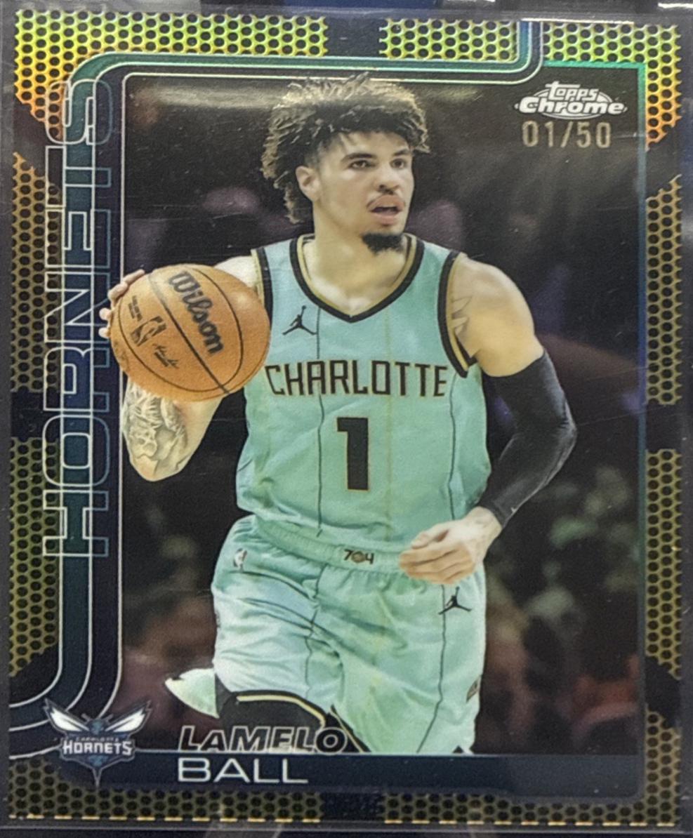 LaMelo Ball [Gold Basketball Refractor] #39