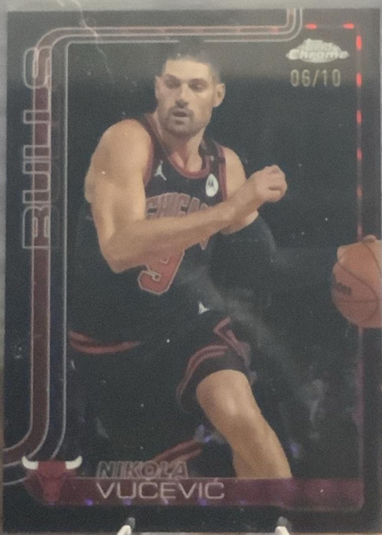 Nikola Vucevic [Black Basketball Refractor] #24