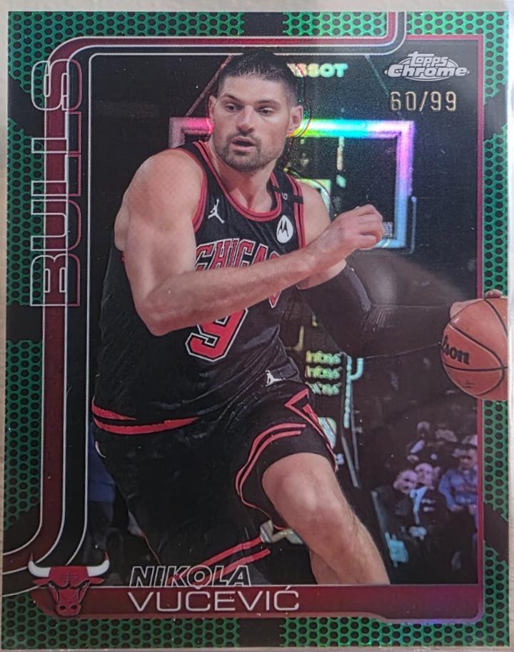 Nikola Vucevic [Green Basketball Refractor] #24