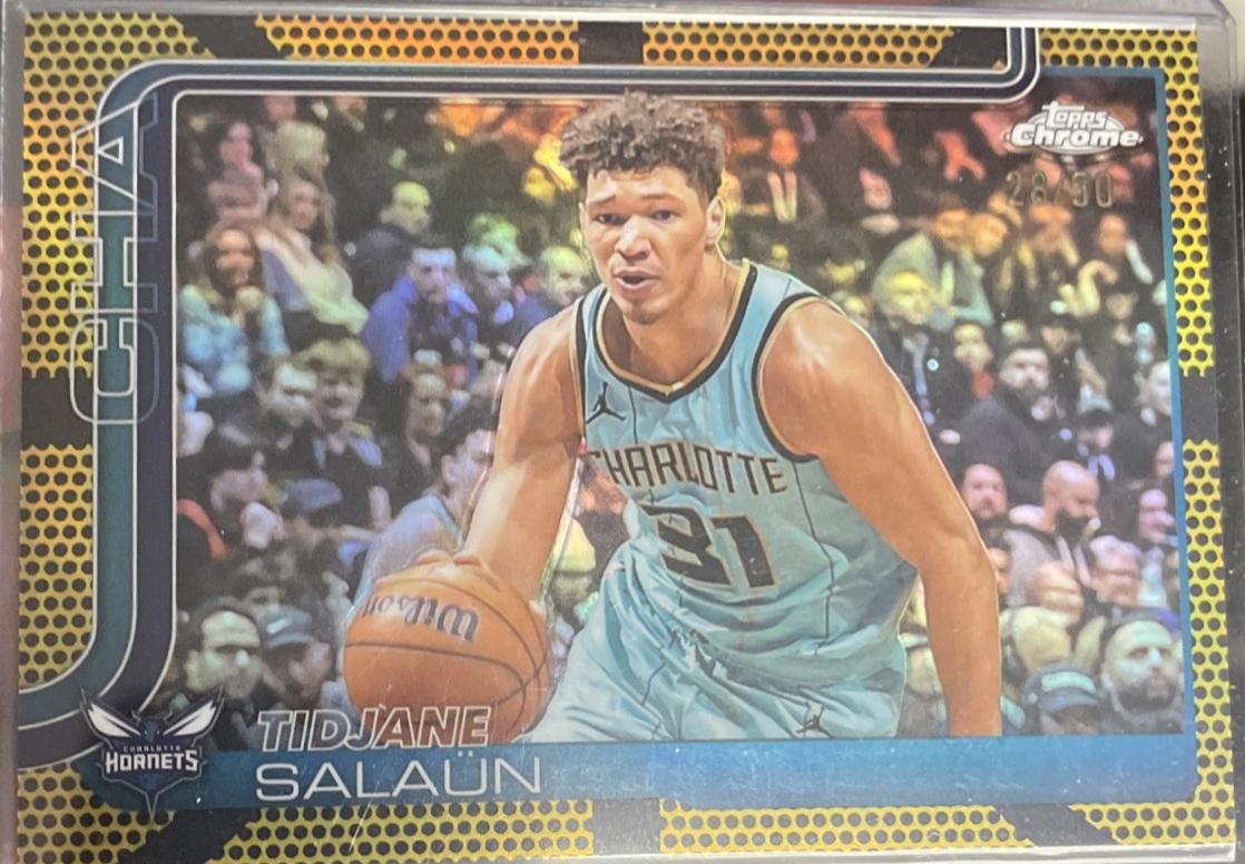 Tidjane Salaun [Gold Basketball Refractor] #8