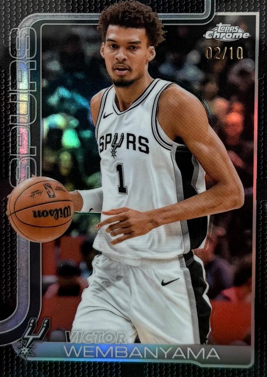 Victor Wembanyama [Black Basketball Refractor] #221