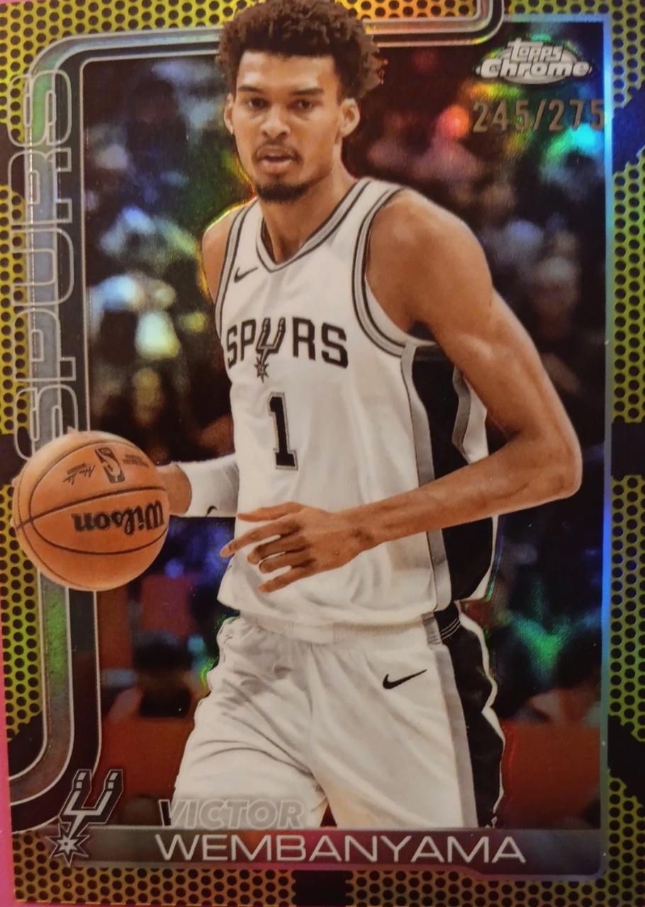 Victor Wembanyama [Gold Basketball Refractor] #221