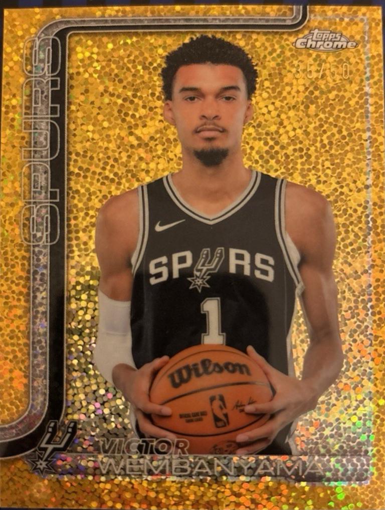 Victor Wembanyama [Gold Image Variation] #221