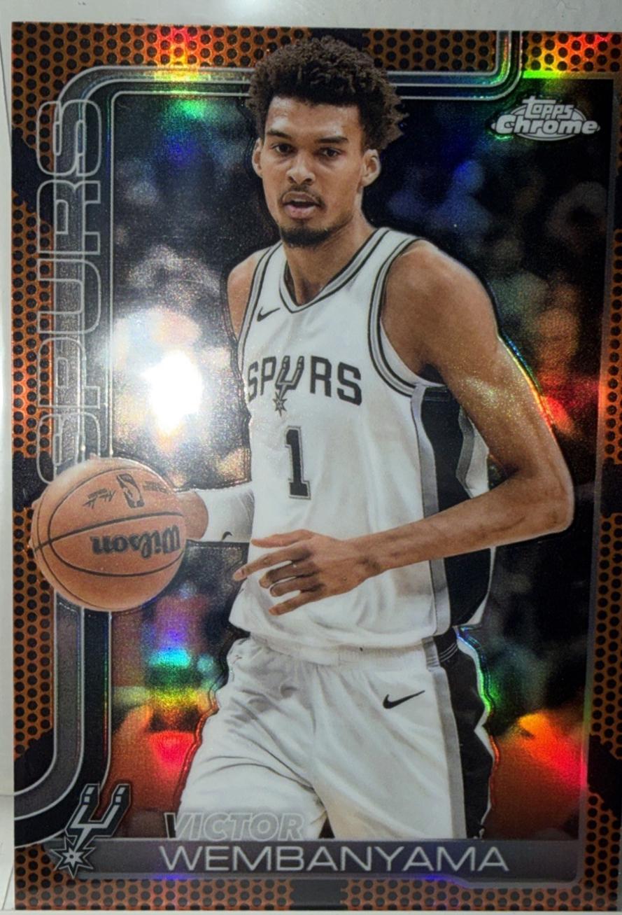 Victor Wembanyama [Orange Basketball Refractor] #221
