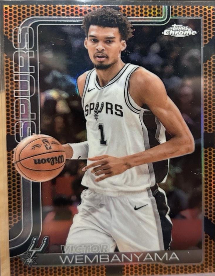 Victor Wembanyama [Orange Refractor] #221