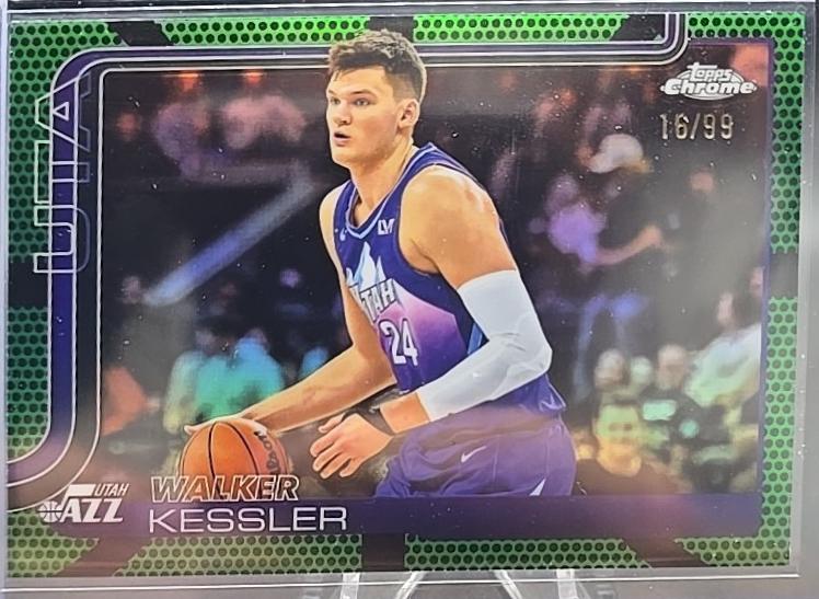 Walker Kessler [Green Basketball Refractor] #205