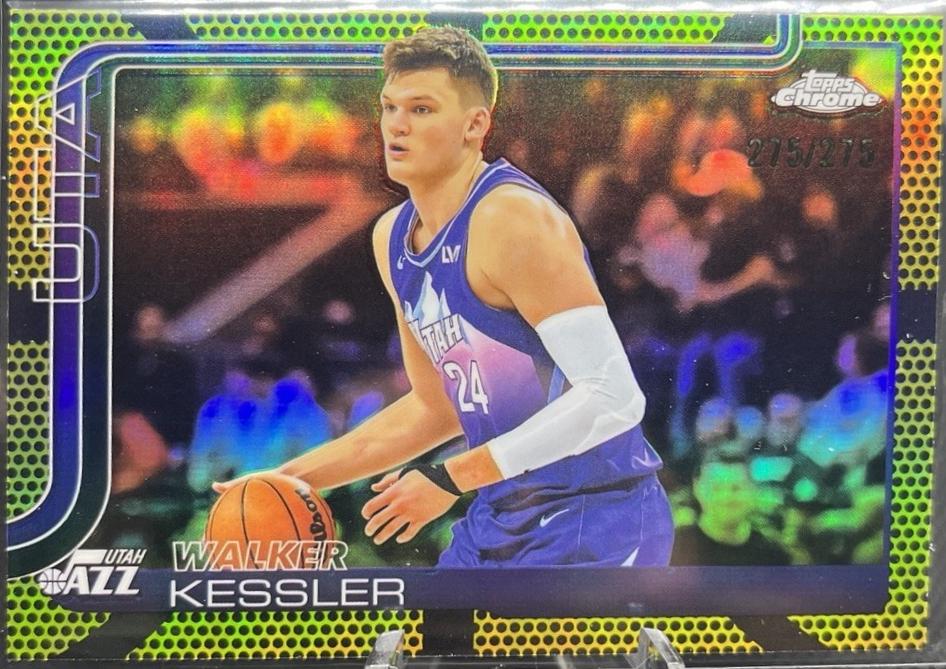 Walker Kessler [Yellow Basketball Refractor] #205