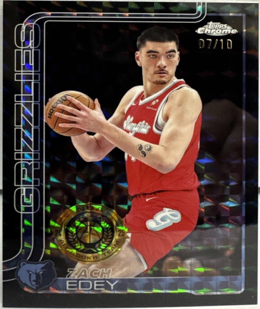 Zach Edey [Pulsar Black Refractor] #128