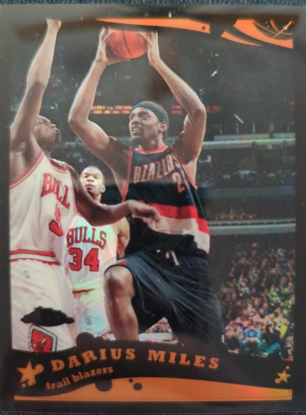 Darius Miles [Black Refractor] #109