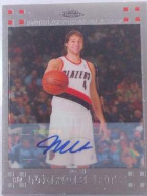 Josh McRoberts [1957 White Refractor Autograph] #121