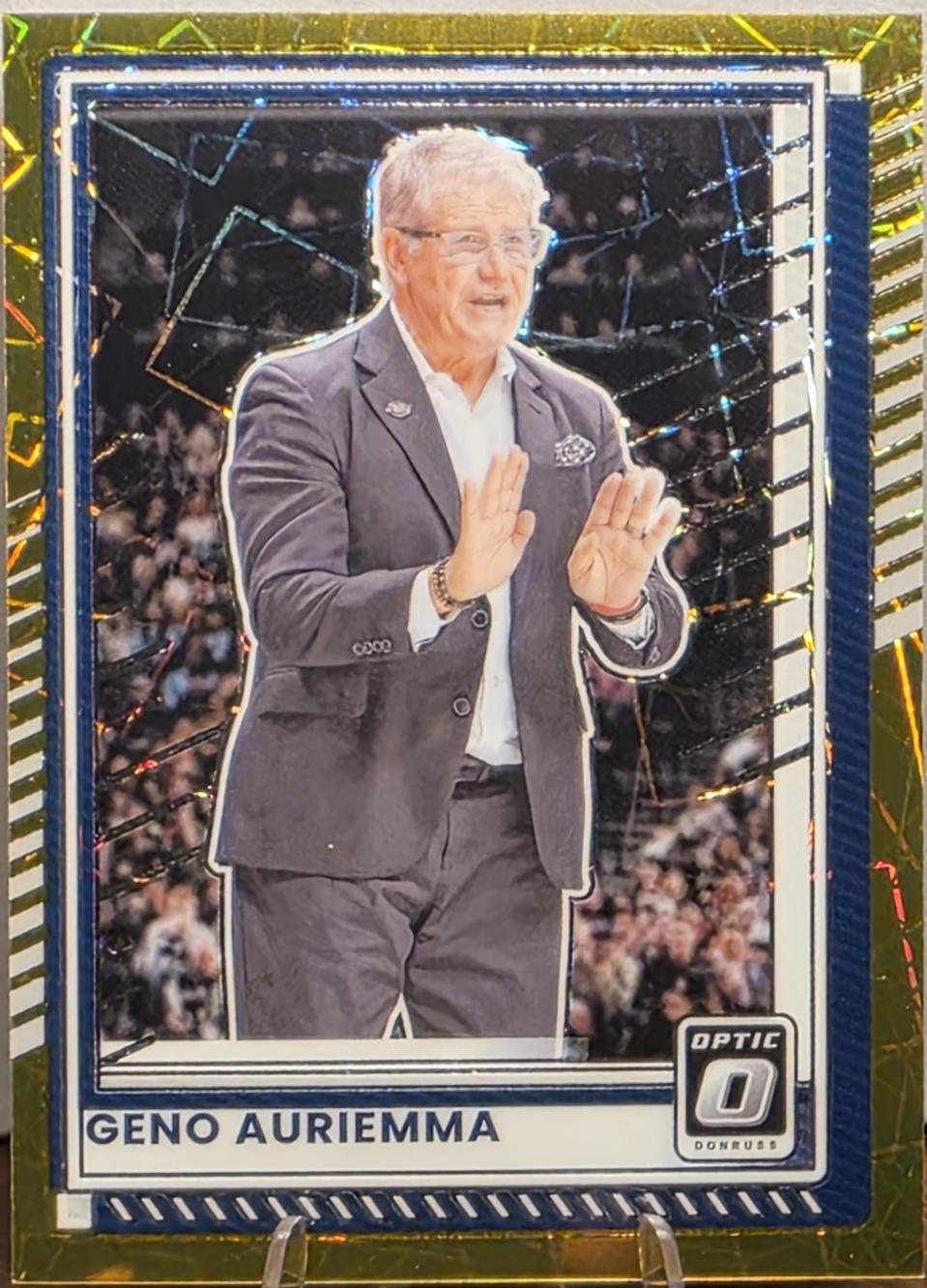 Geno Auriemma [Gold Optic] #193