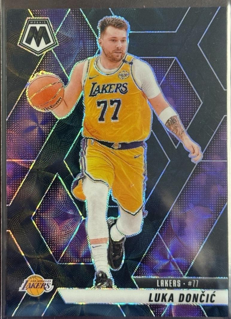 Luka Doncic [International Black] #100