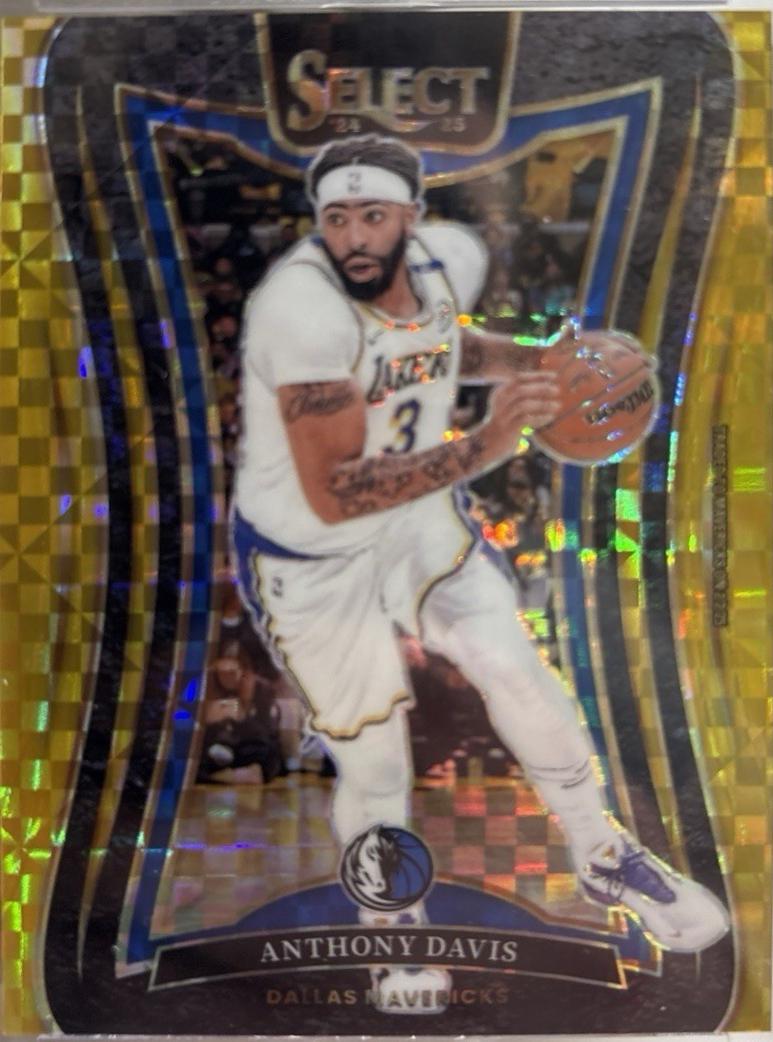 Anthony Davis [Gold Prizm] #333