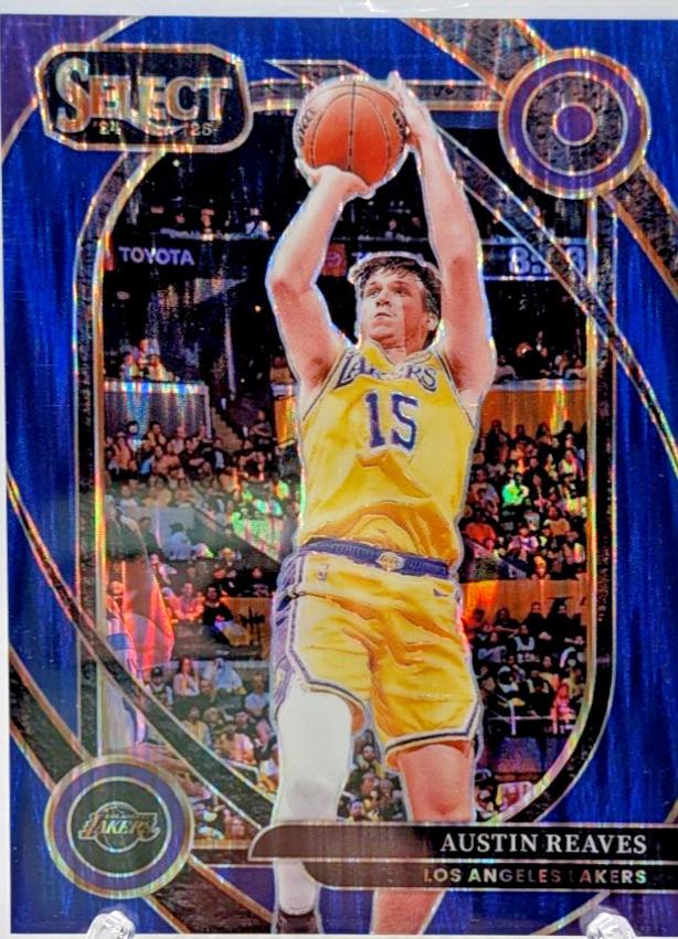 Austin Reaves [Blue Flash Prizm] #230
