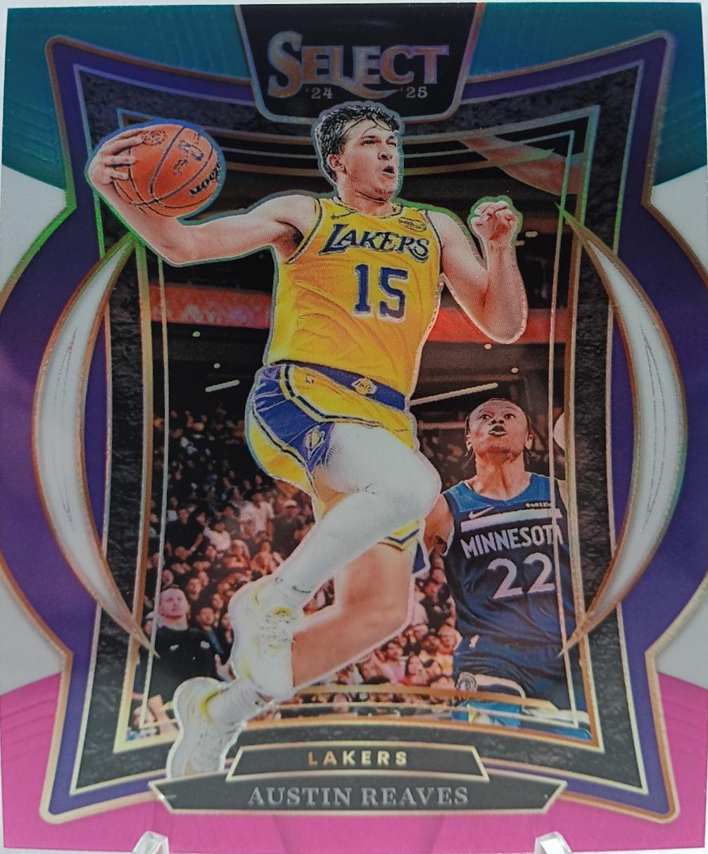Austin Reaves [Tri-Color Prizm] #40
