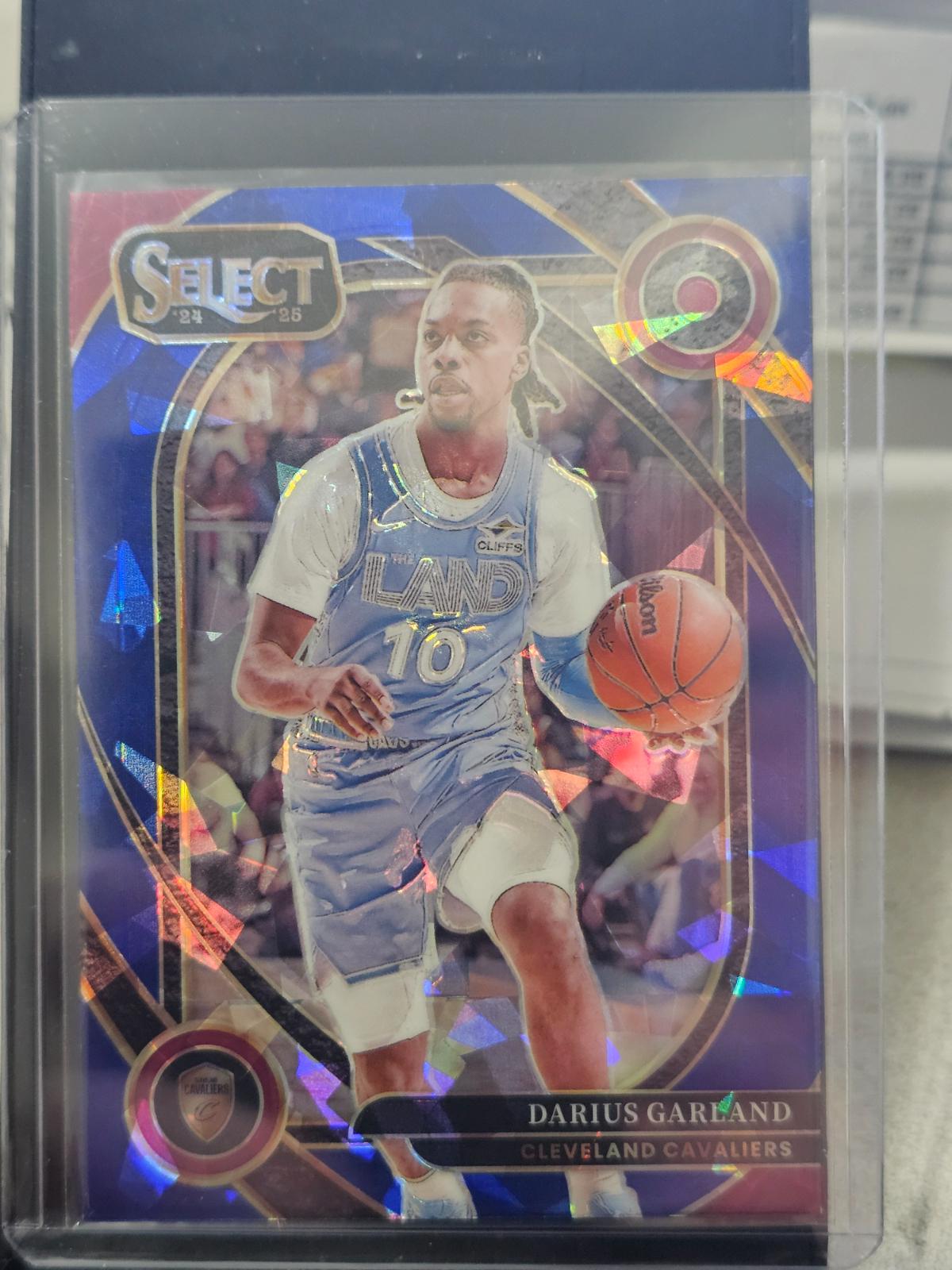 Darius Garland [Blue Cracked Ice Prizm] #240