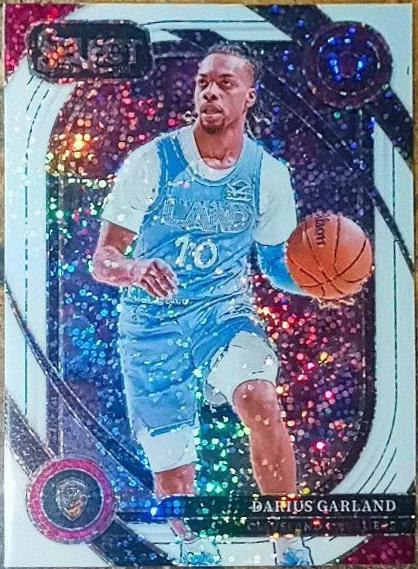 Darius Garland [White Sparkle Prizm] #240