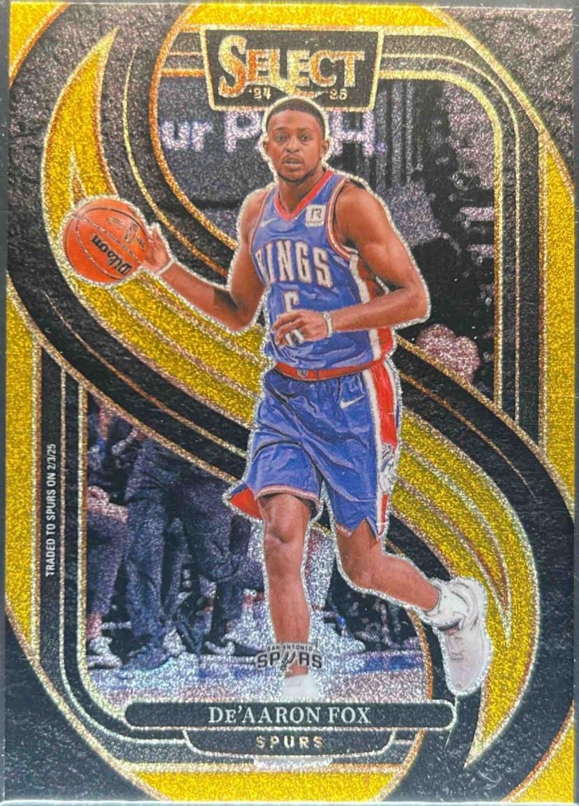 De'Aaron Fox [Gold Glitter Prizm] #150
