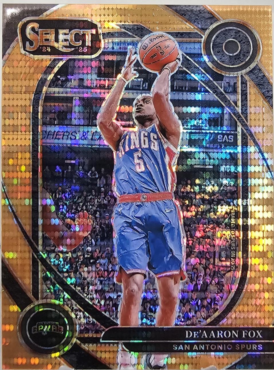 De'Aaron Fox [Neon Orange Pulsar Prizm] #239