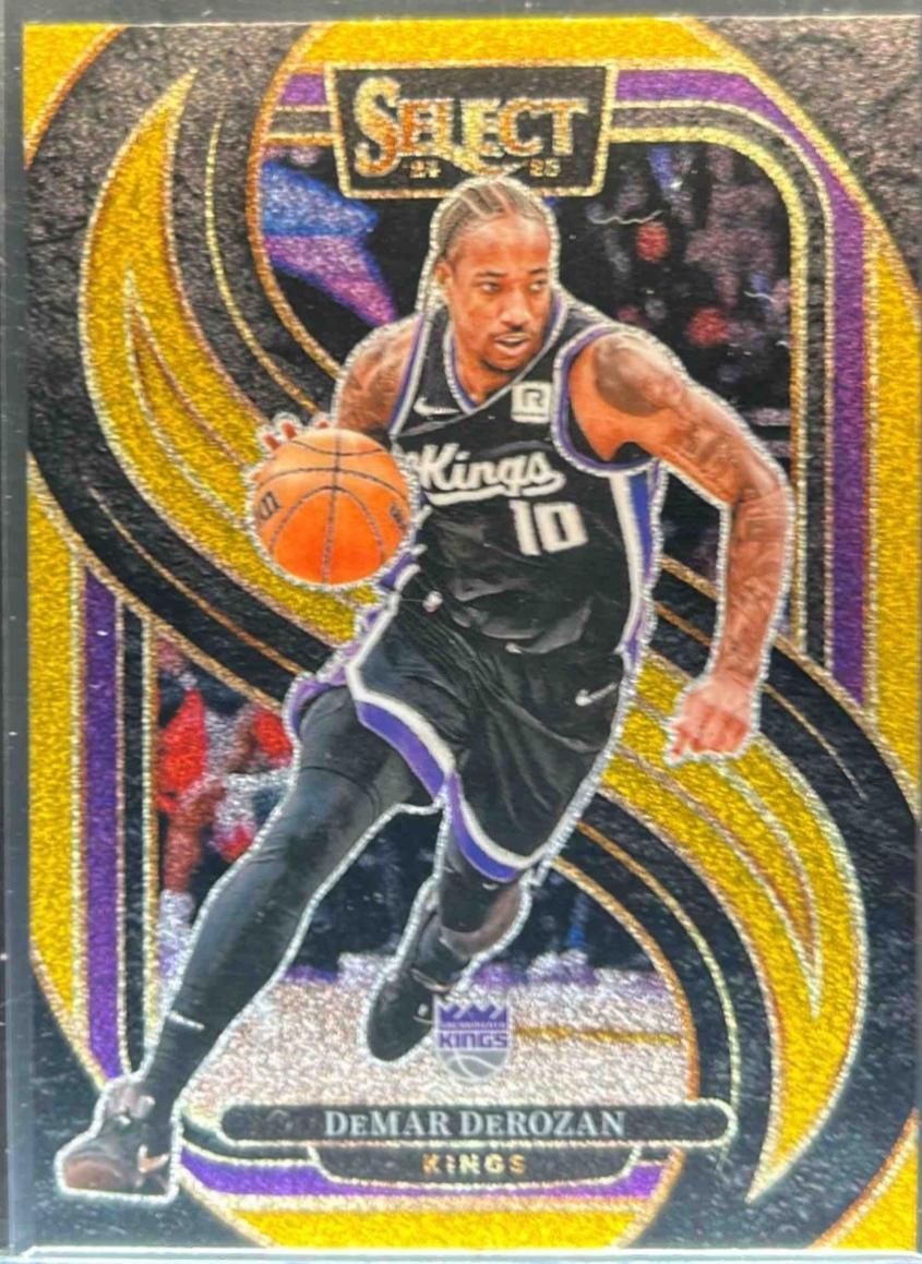 DeMar DeRozan [Gold Glitter Prizm] #122