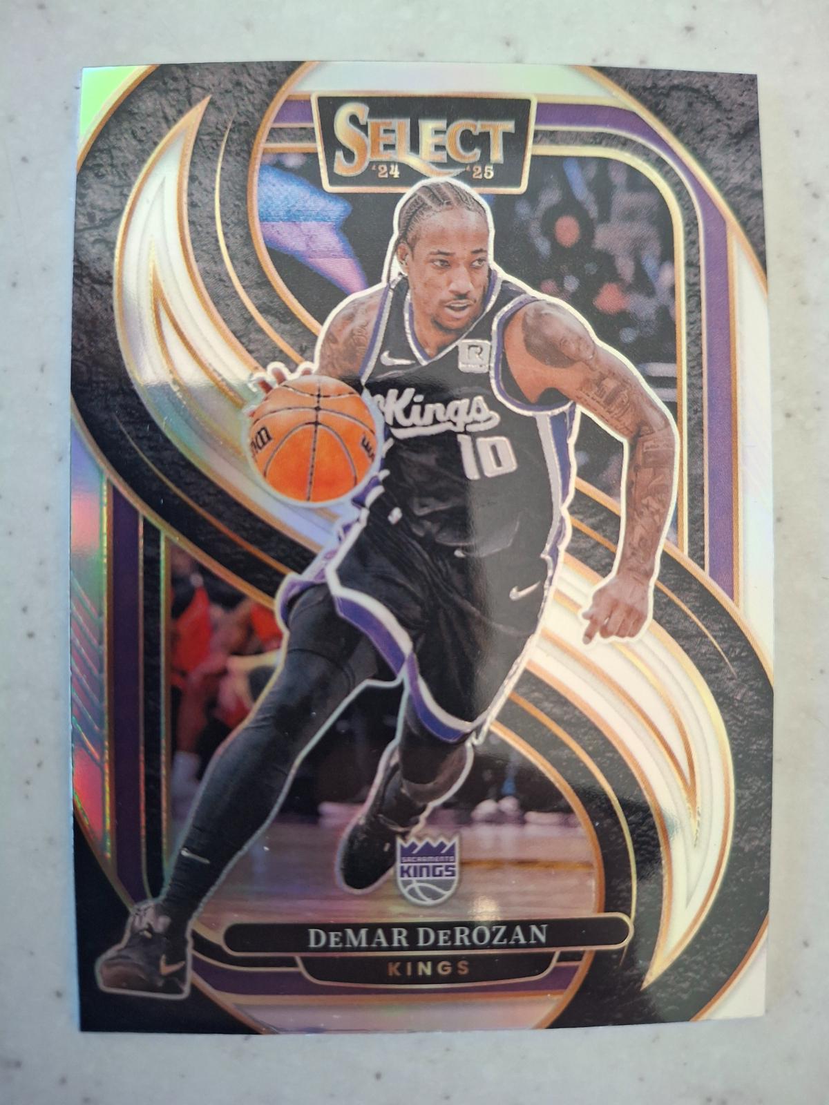 DeMar DeRozan [Silver Prizm] #122