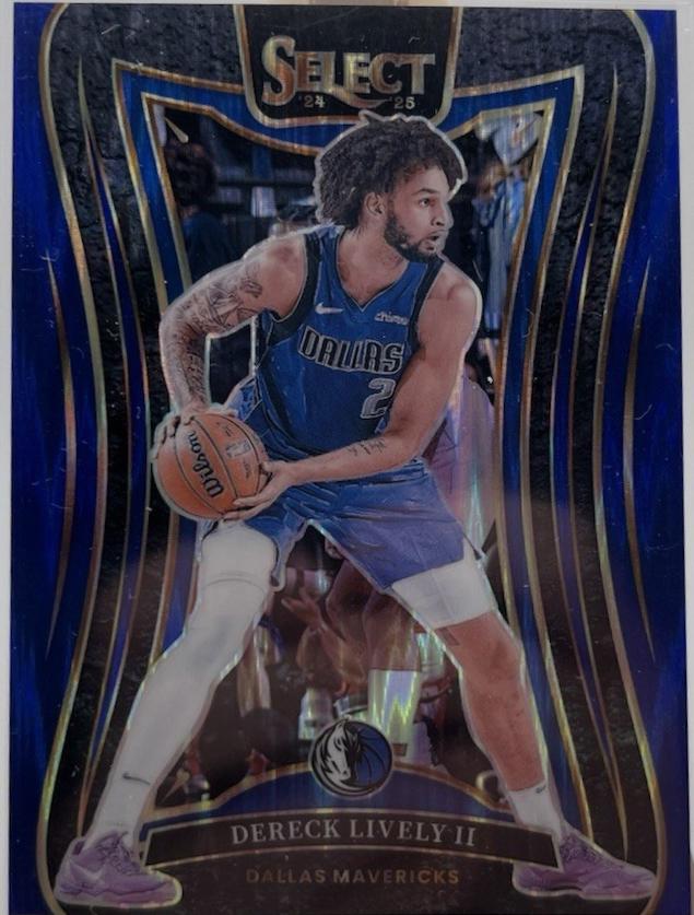 Dereck Lively II [Blue Flash Prizm] #329