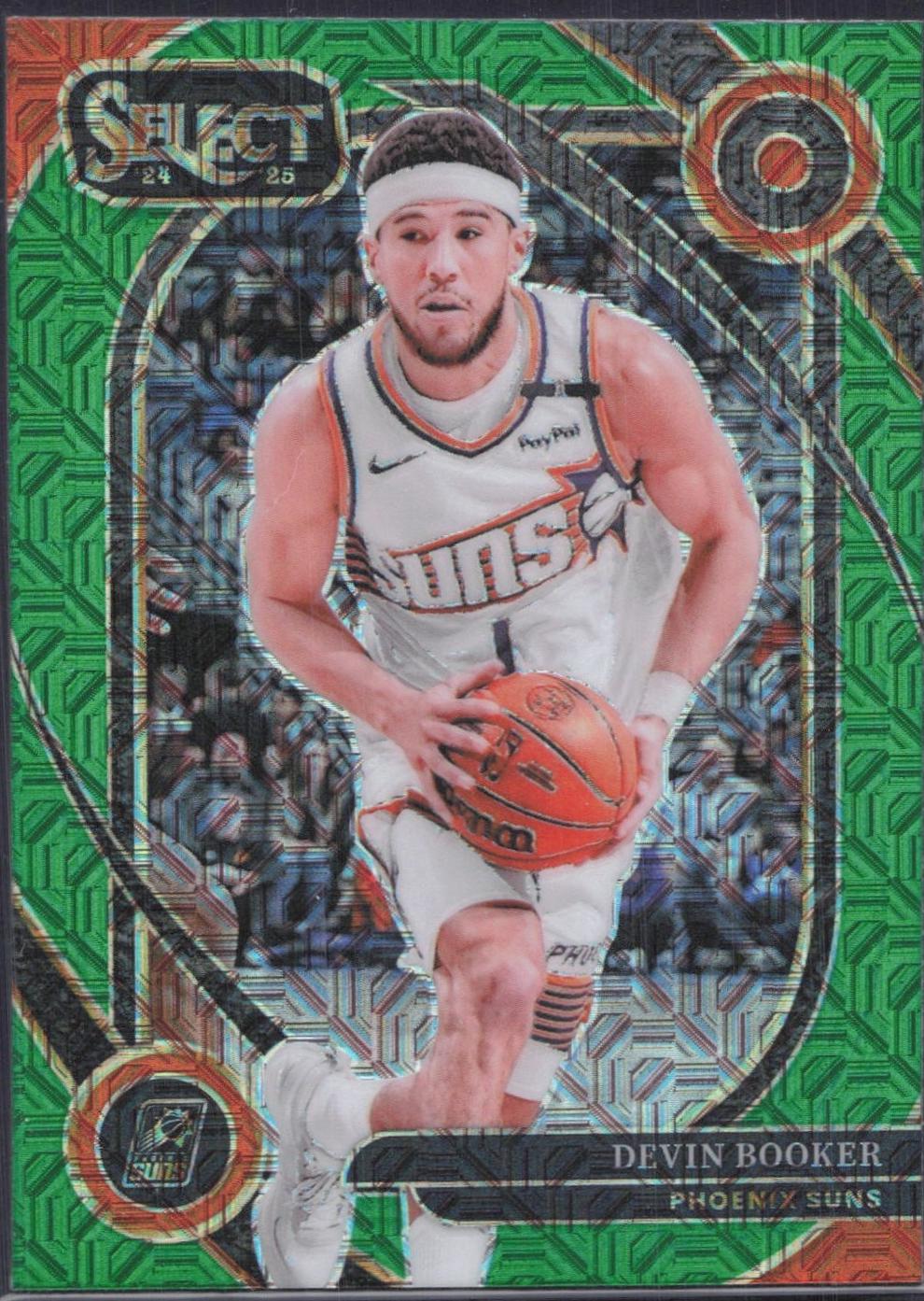 Devin Booker [Green Mojo Prizm] #210