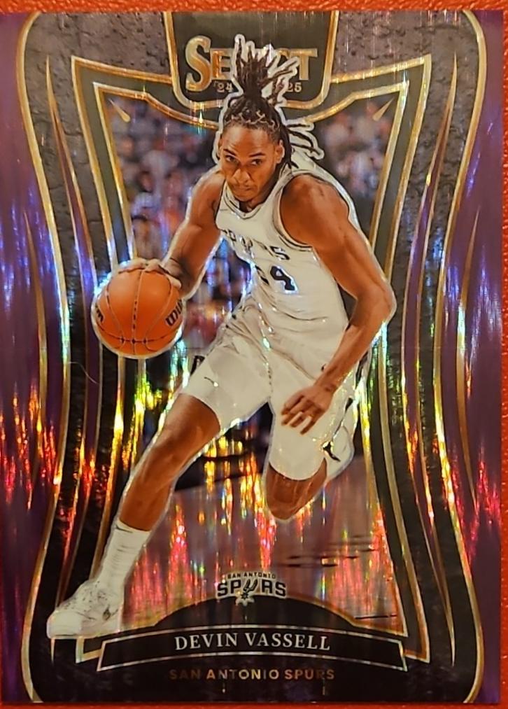 Devin Vassell [Red Flash Prizm] #339