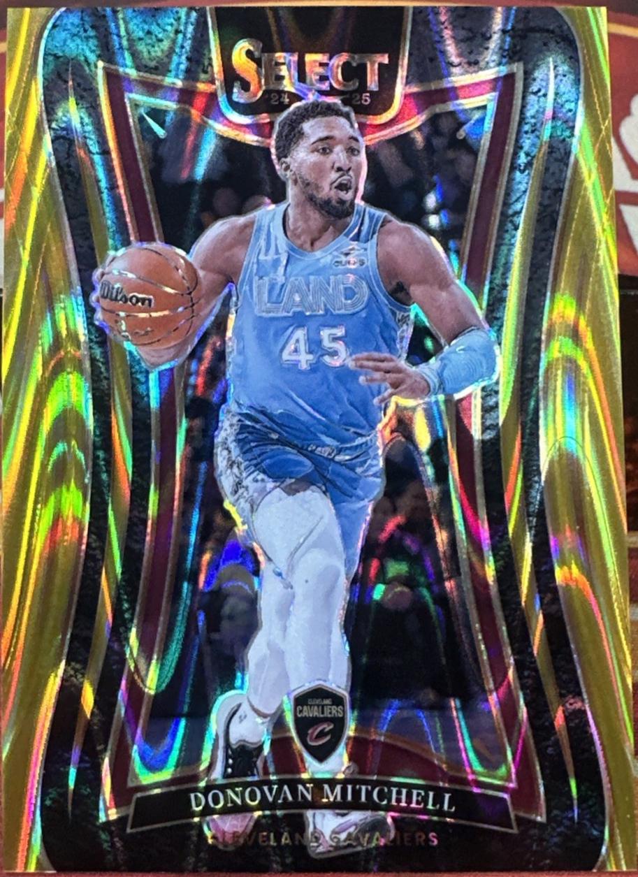 Donovan Mitchell [Gold Flash Prizm] #317