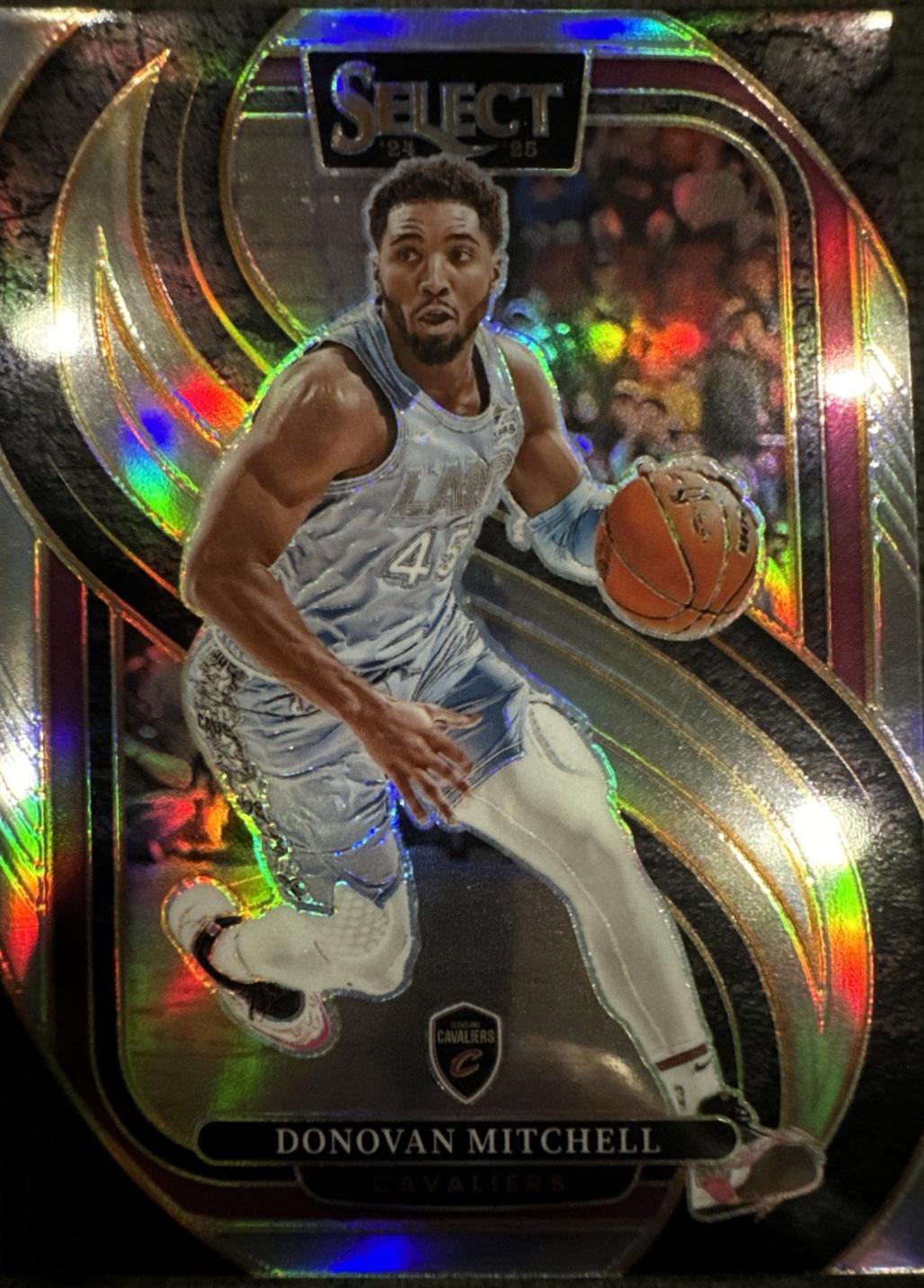 Donovan Mitchell [Silver Prizm] #155