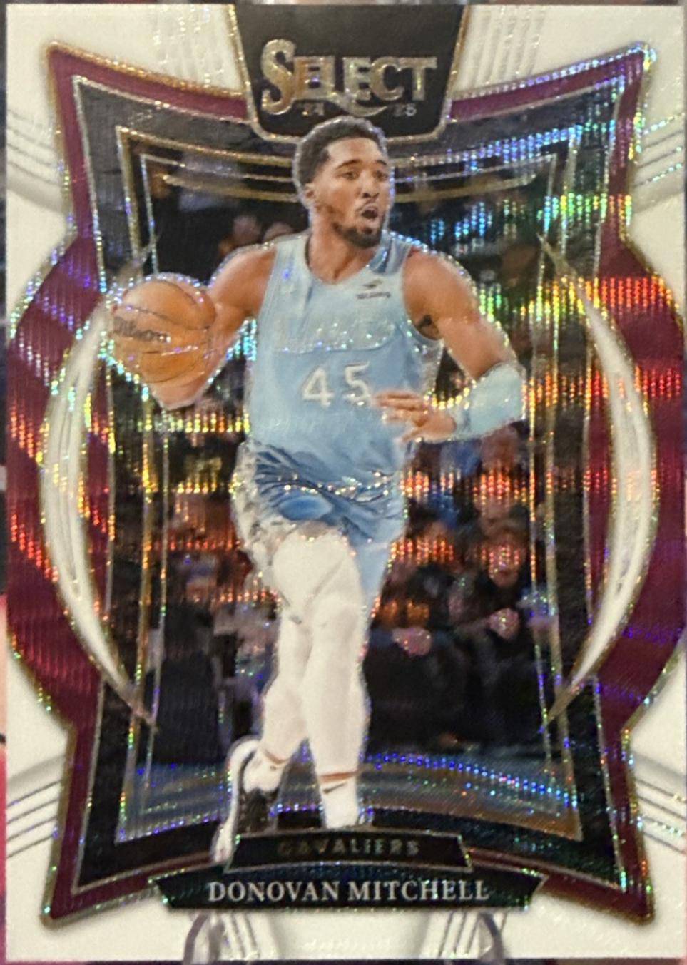 Donovan Mitchell [White Wave Prizm] #155