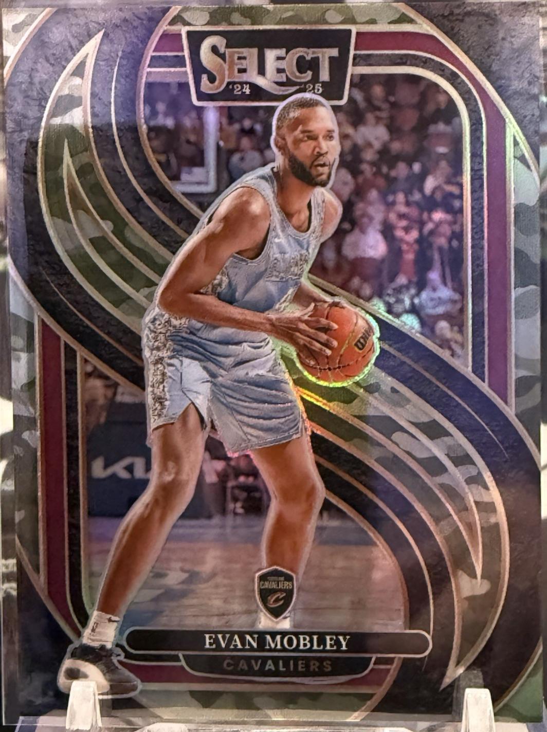 Evan Mobley [Green Camo Prizm] #112