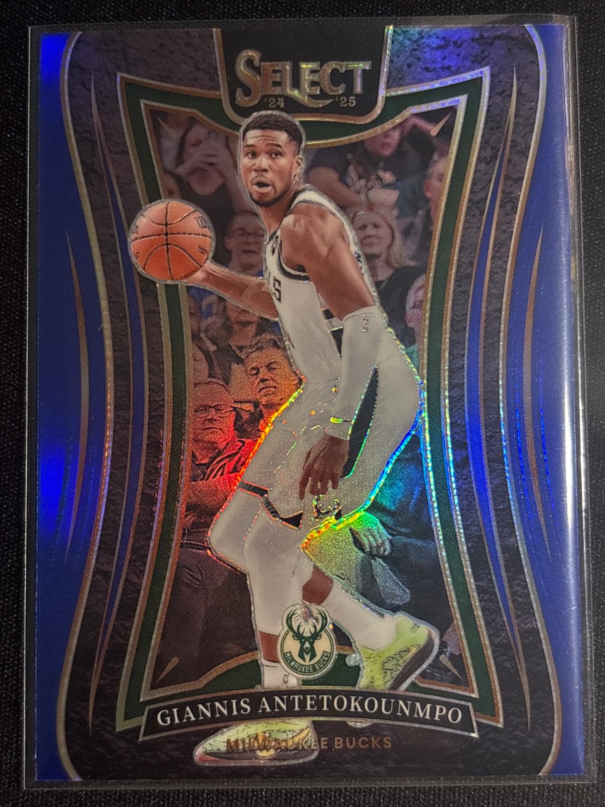 Giannis Antetokounmpo [Blue Prizm] #326