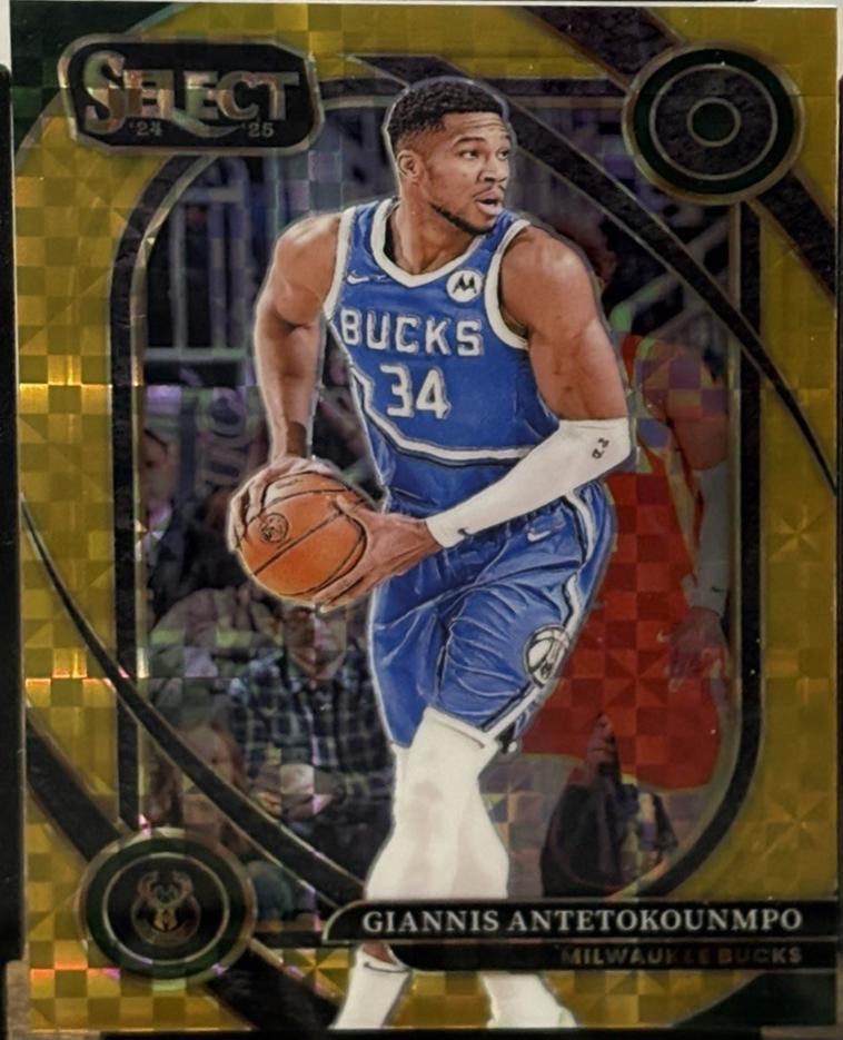 Giannis Antetokounmpo [Gold Prizm] #235