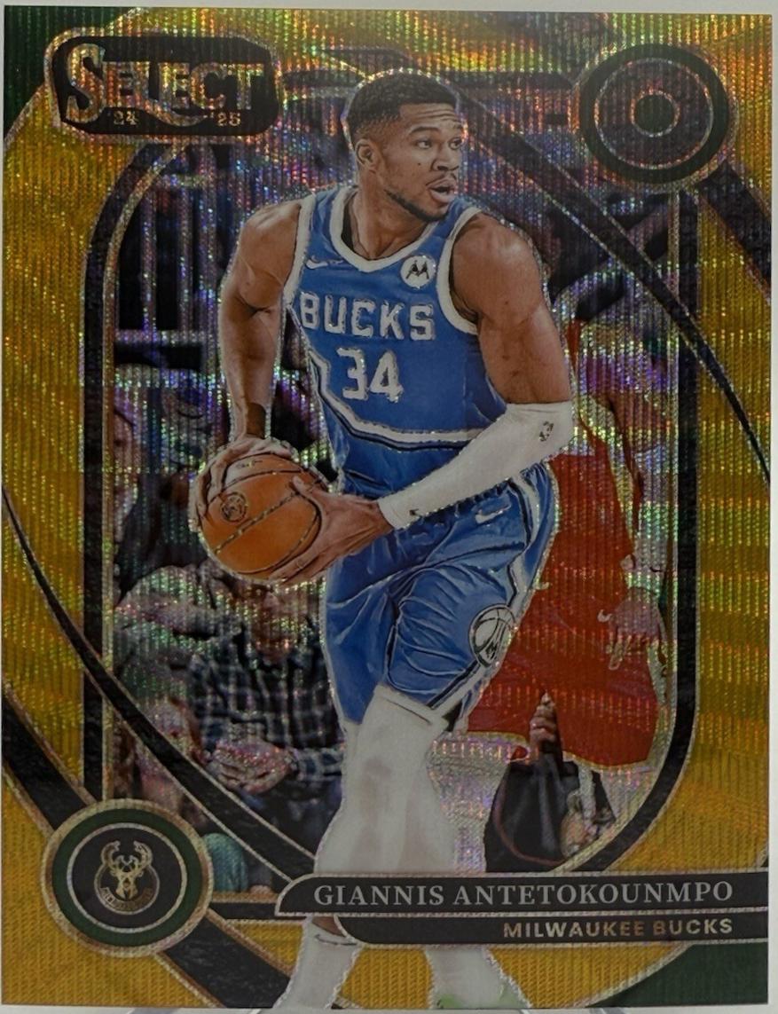 Giannis Antetokounmpo [Gold Wave Prizm] #235