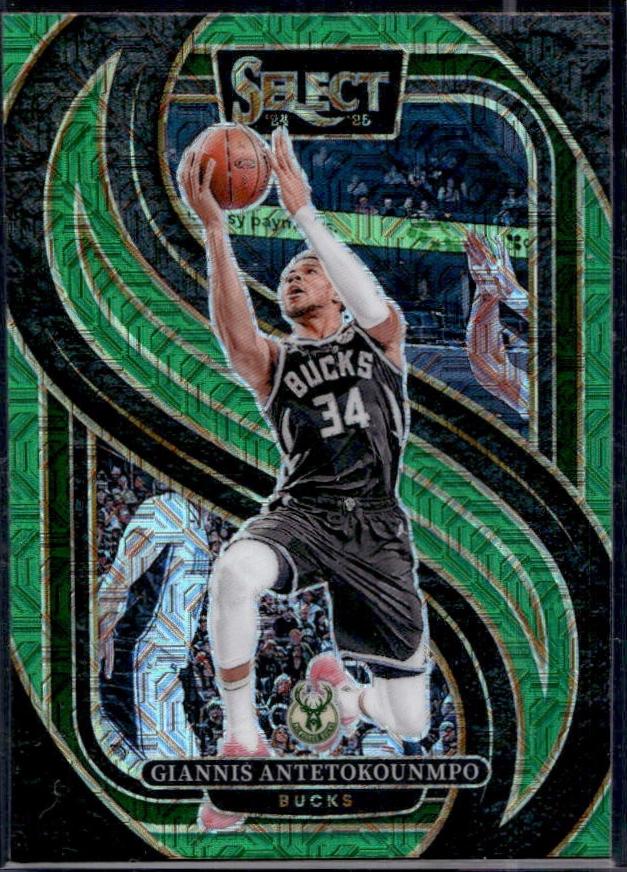 Giannis Antetokounmpo [Green Prizm] #137