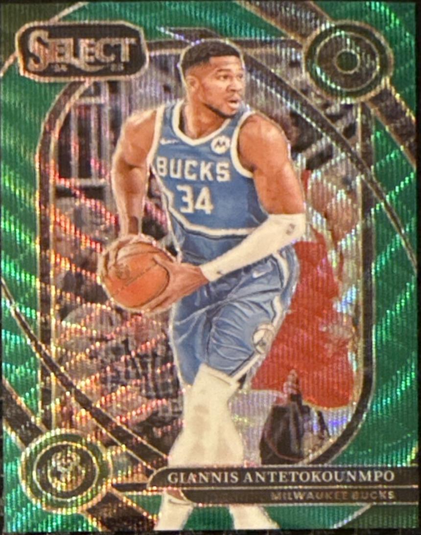 Giannis Antetokounmpo [Green Wave Prizm] #235