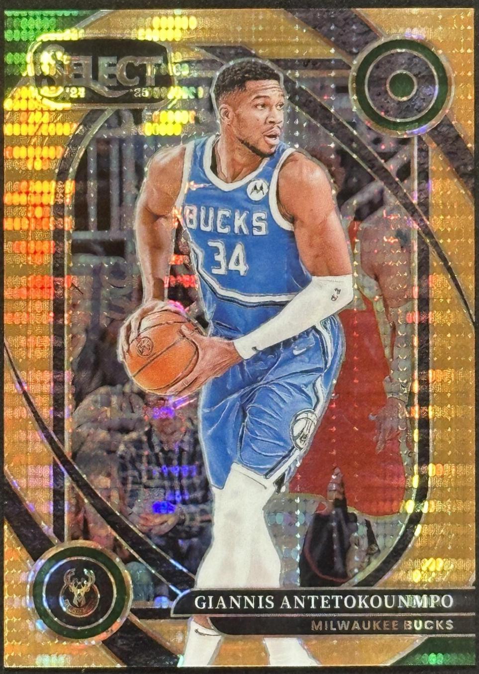 Giannis Antetokounmpo [Neon Orange Pulsar Prizm] #235