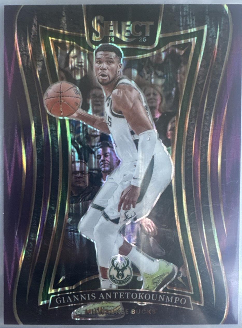 Giannis Antetokounmpo [Purple Flash Prizm] #326