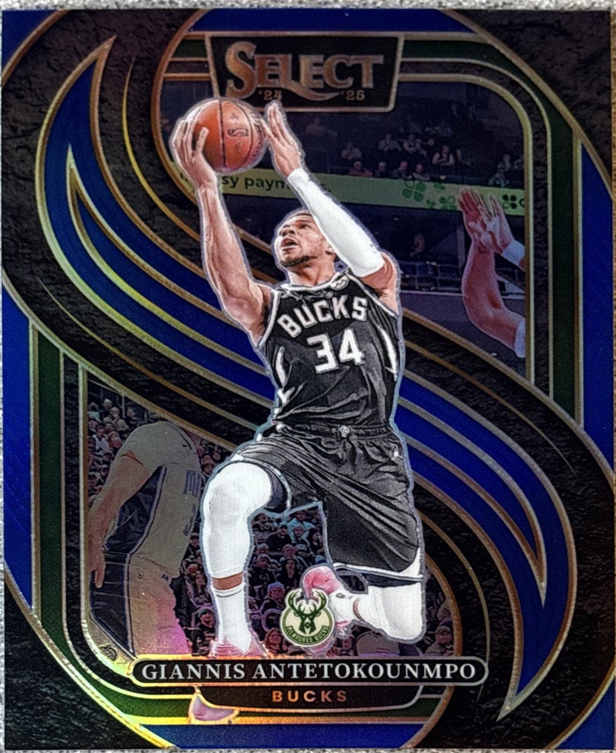 Giannis Antetokounmpo [Red Wave Prizm] #137