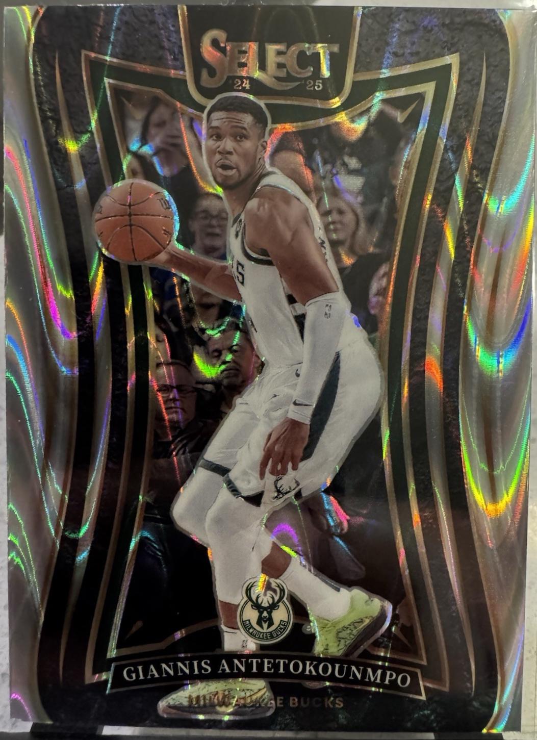 Giannis Antetokounmpo [Tectonic Prizm] #326